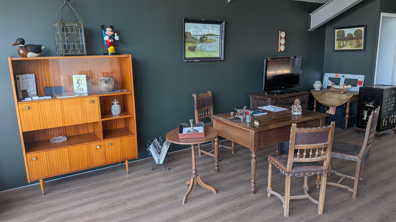 reception bureau